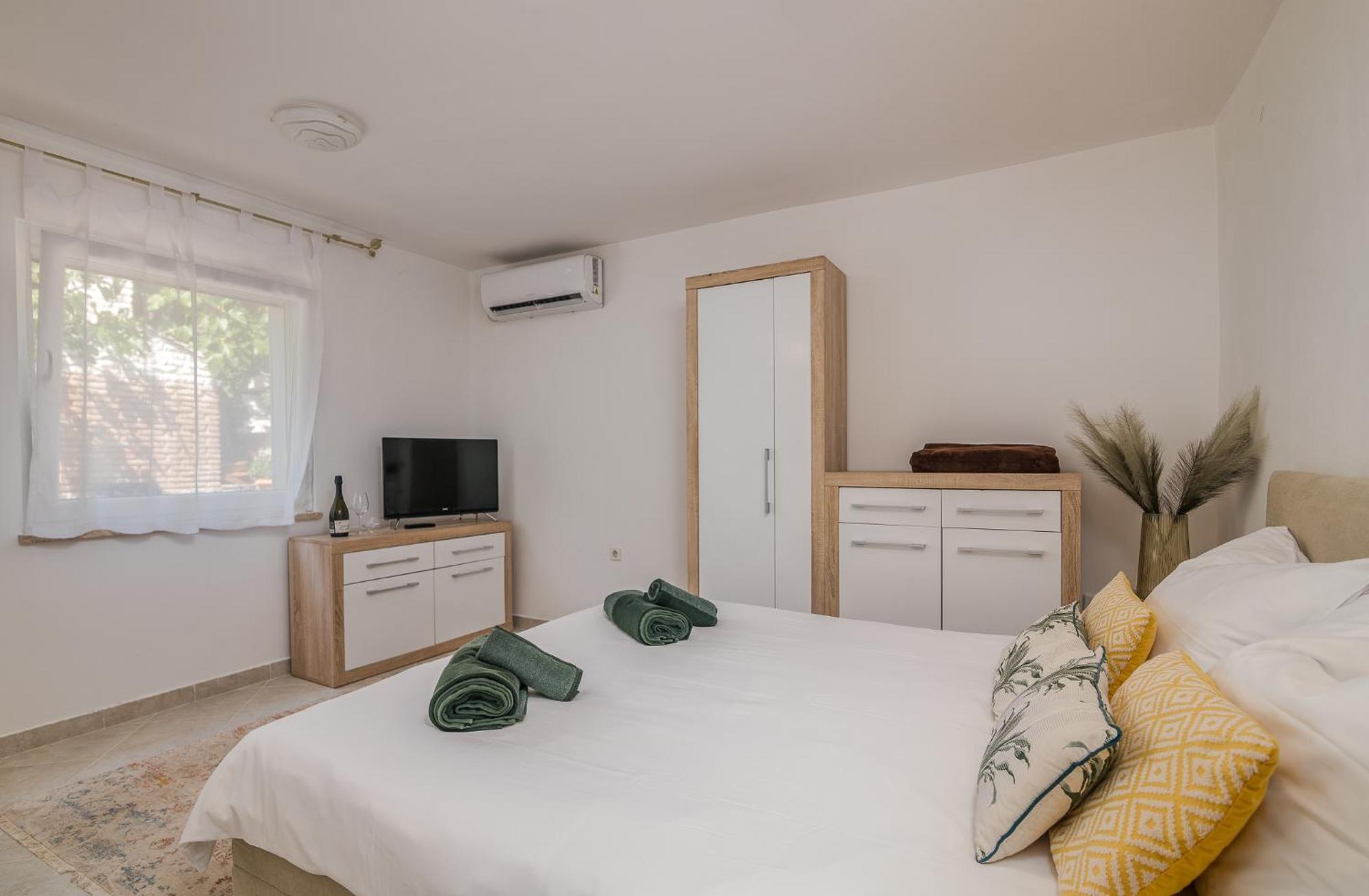 Apartments Stella & Luna Krk Town Bagian luar foto